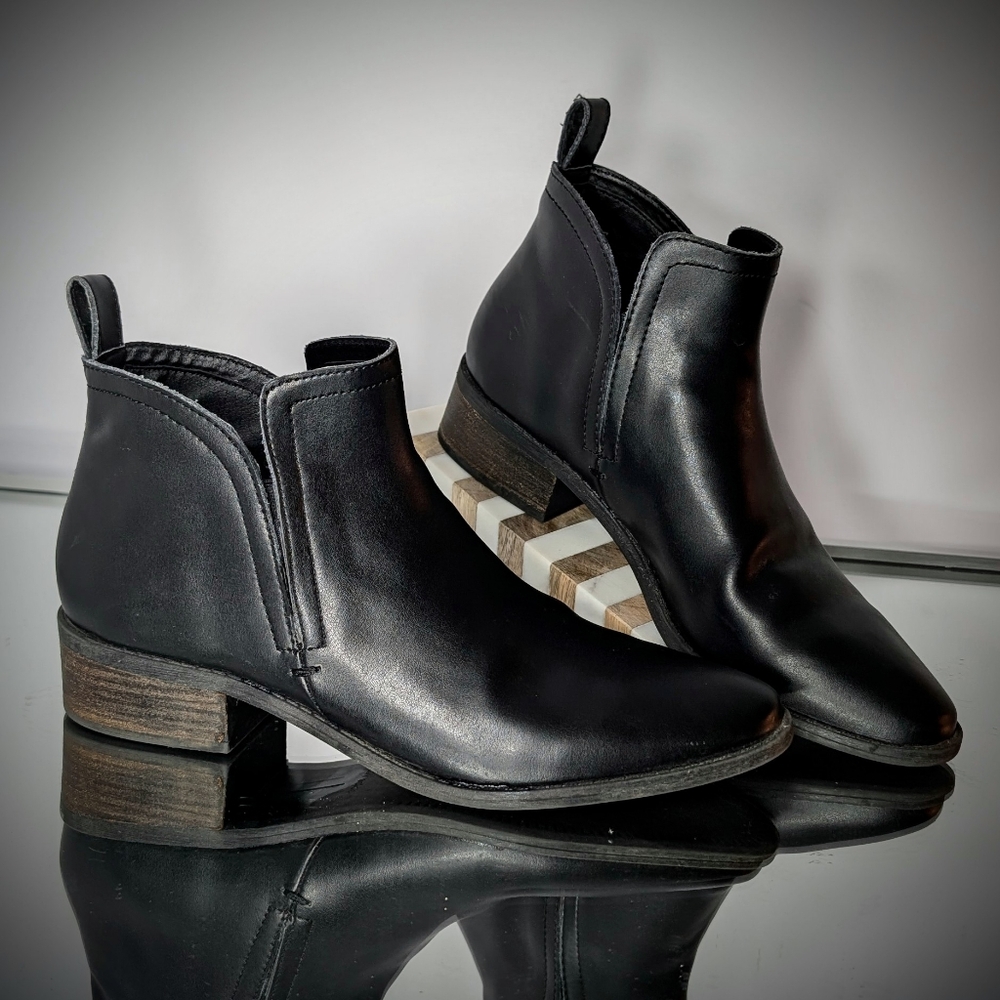 Dolce Vita Black Leather Ankle Boots